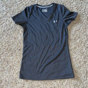 Women’s semi fitted Under Armor Heatgear shirt size small